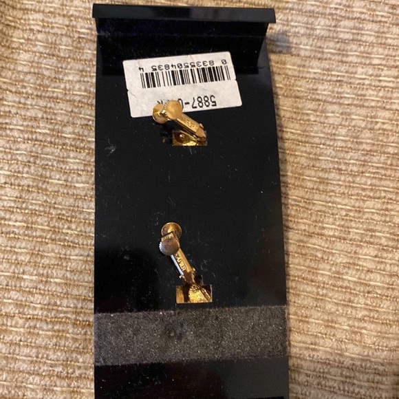 ⭐️NWT Vintage NAPIER Clip Earrings - Picture 4 of 7